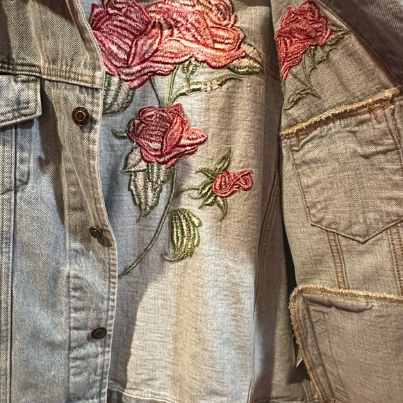TNA Jean Jacket with Rose hand stitches - Picture 10 of 11
